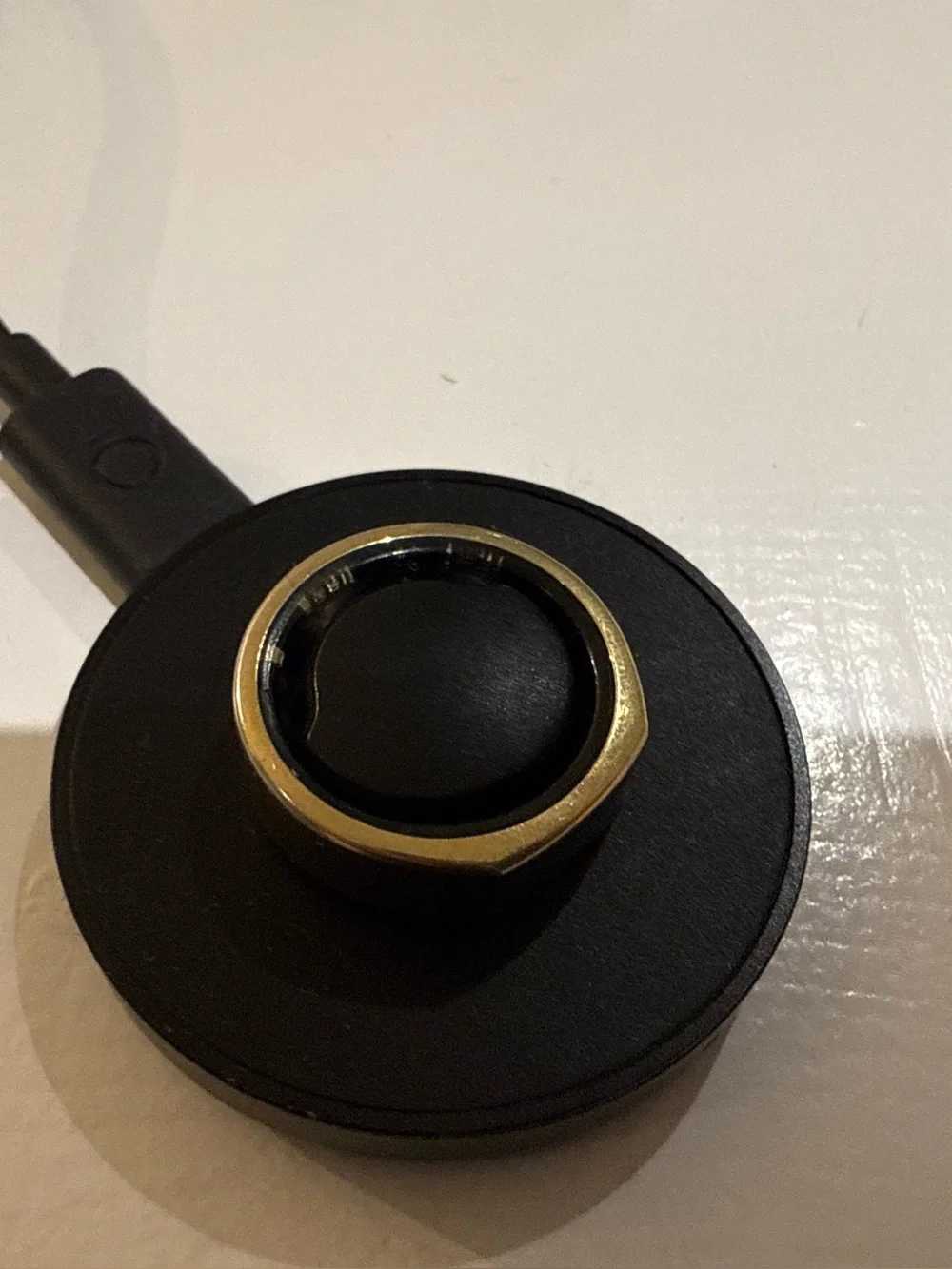 Oura Gen 3 Size 8 in Gold with Charger
